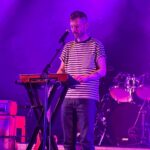 Photo de Bastien au synthé